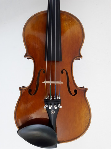 Violino usado, modelo Stradivari