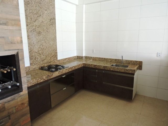 Òtimo sobrado com 5 quartos,2 suítes,closet,em lote de 750m² !!! - Foto 16