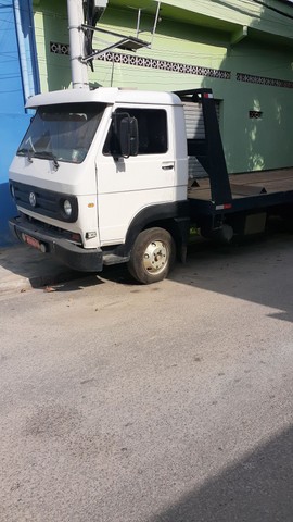 VEÍCULO CAMINHÃO