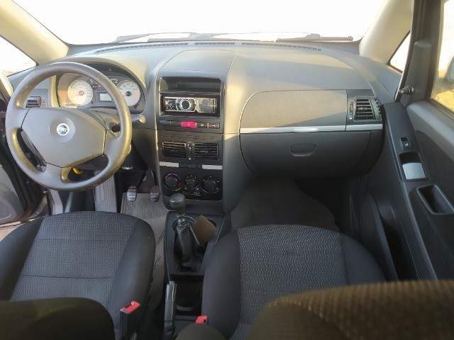 APENAS VENDO FIAT IDEA 2005/2006