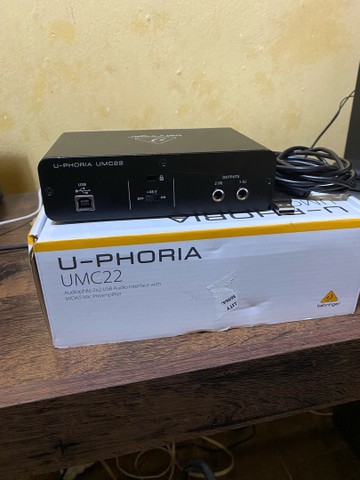 Interface de Áudio Behringer U-Phoria UMC22