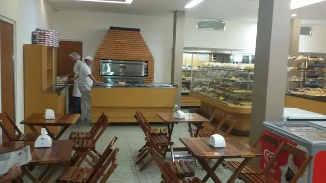 Loja 200 mts (atualmente alugada para padaria) + casa 4 quartos - Foto 3