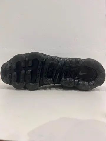 Bottom of vapormax store plus