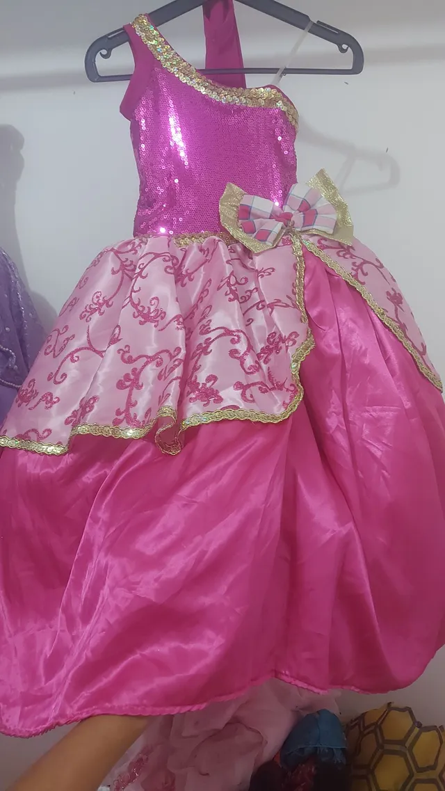 Boneca Barbie - Escola de Princesas - Desapegos de Roupas quase novas ou  nunca usadas para bebês, crianças e mamães. 236060