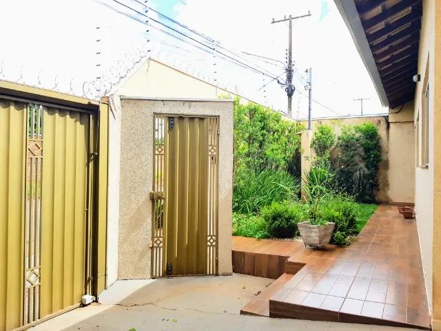 Imóvel impecável com energia solar no bairro Jardim Itália! R$ 380 Mil! - Foto 2