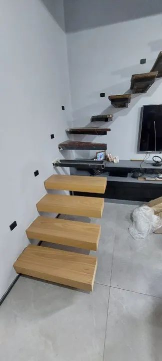 Escada Flutuante e Serralheria Estrutural - Foto 6