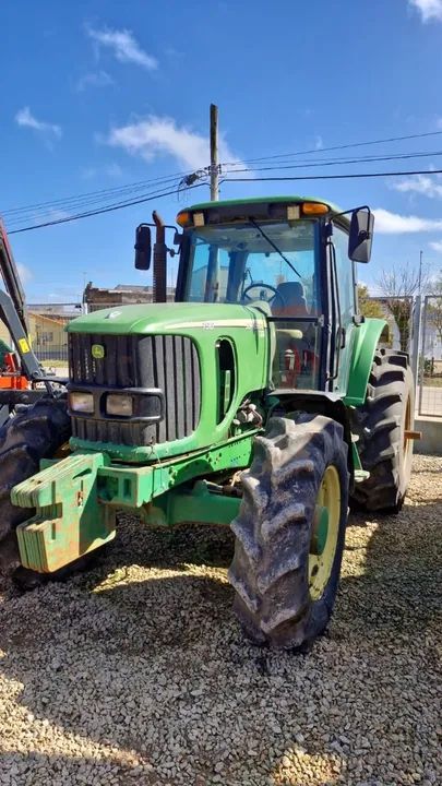 Trator JD7515