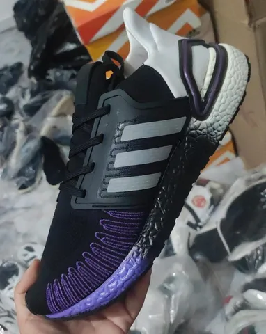 Tênis esportivo Adidas