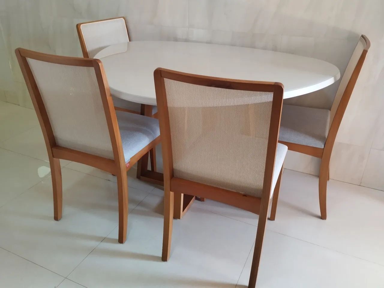 Mesa de jantar nova completa orgânica com 4 cadeiras de madeira maciça  - Foto 5