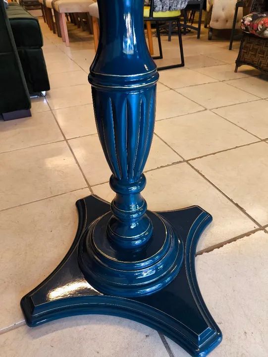 Mesa de centro azul com detalhes em dourado - Foto 2