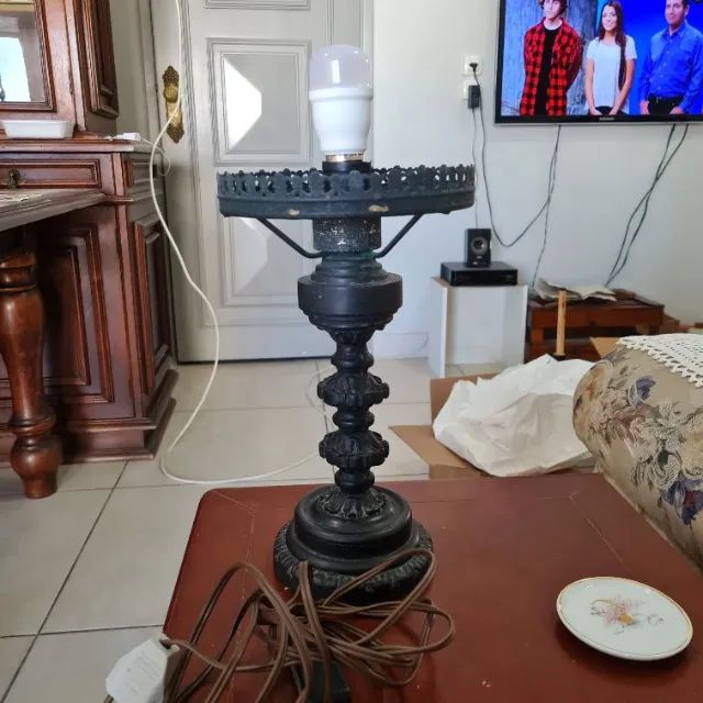 Abajur antigo estilo colonial 