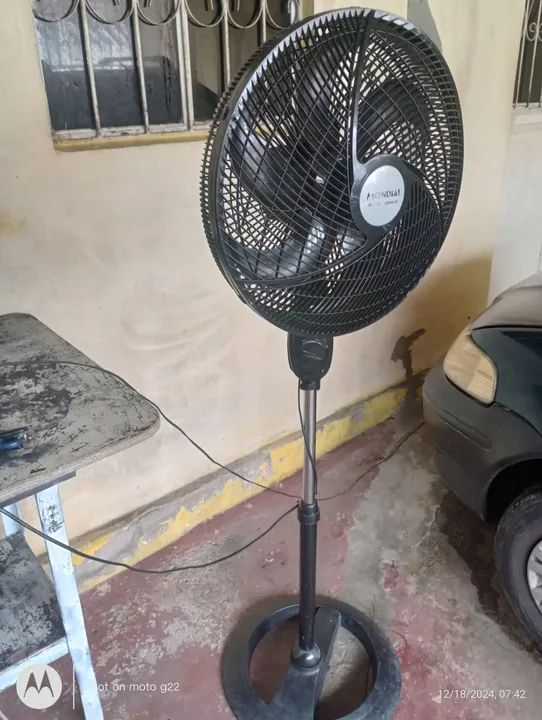 Ventilador de pé