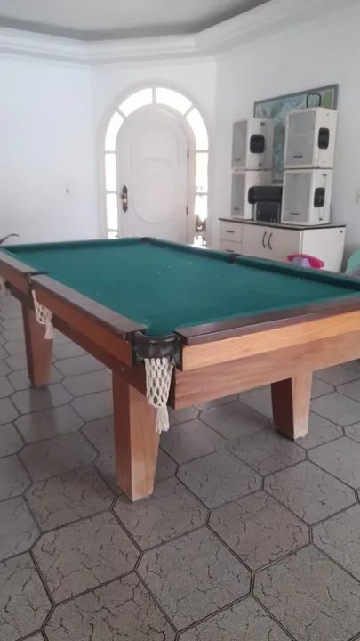 Mesa de Bilhar Semi Profissional Completa Com Tacos e Bolas de Marfim Pouco Usada