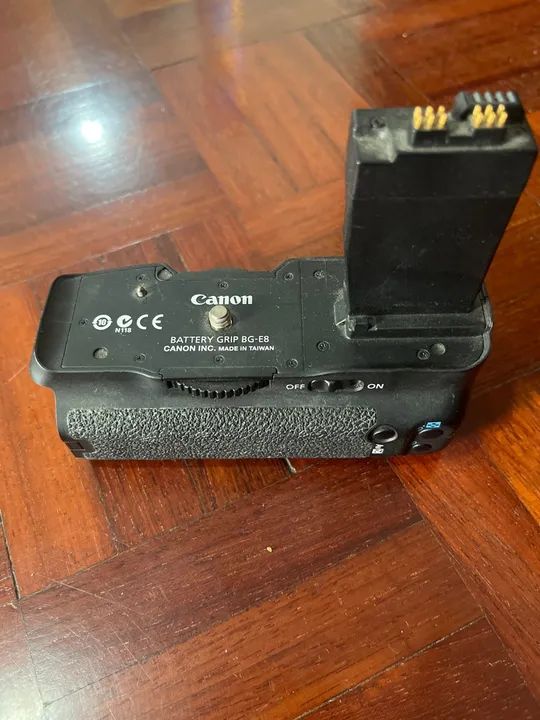 Grip para Câmera Canon BG-E8