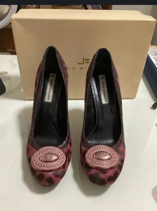 Sapato Scarpin Jorge Bischoff Bico redondo 