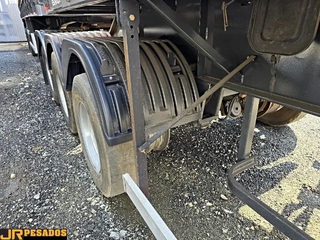 carreta bitrenzao graneleira estrada 2022 seminovo sem pneus - Foto 10