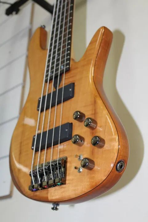 Baixo 5 cordas Lovatto Flamed Cedar Bass - Foto 2