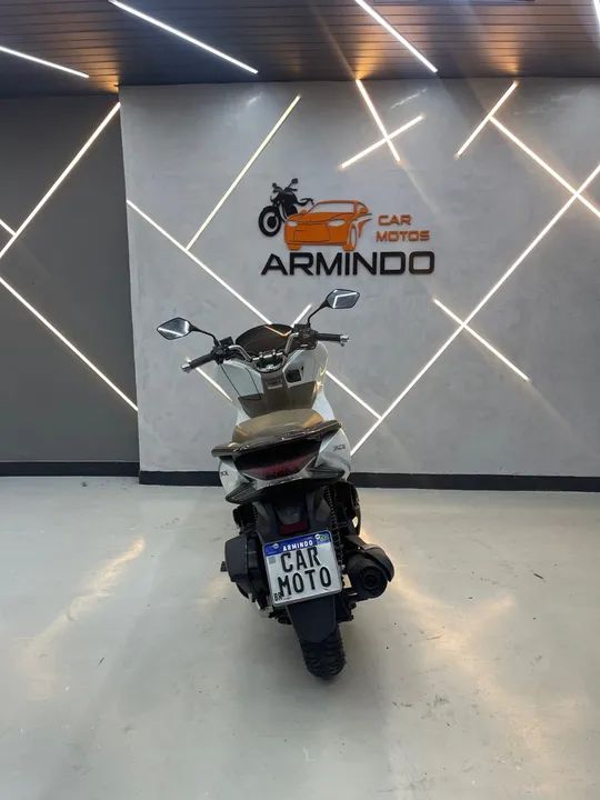 Honda PCX 150 DLX - Ano 2021 - 19 mil km  - Foto 4