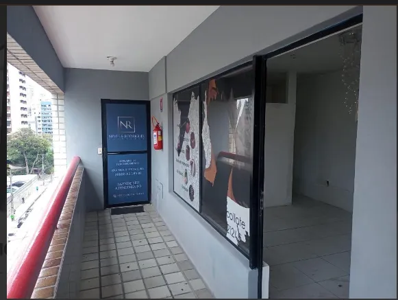 Sala em Boa viagem 107 mil, Av. Ernesto Paula Santos de esquina