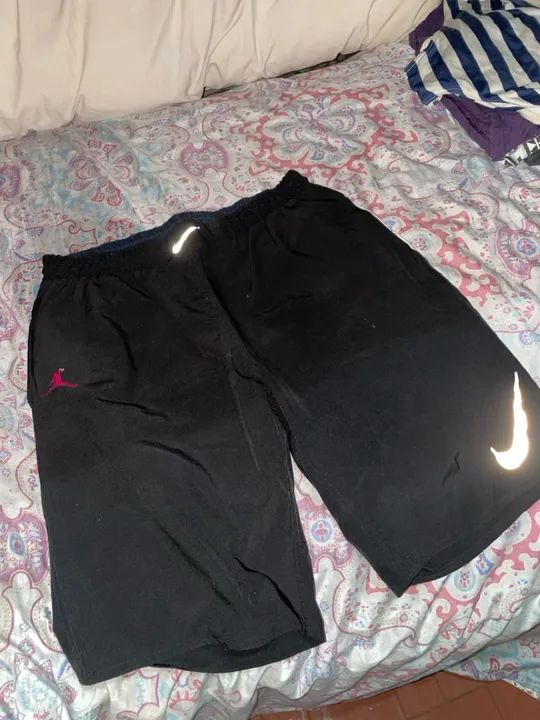 SHORT PRETO DA NINE QUE REFLETE - Foto 4