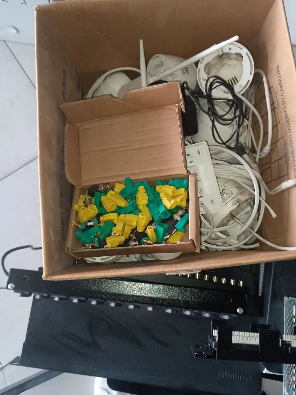 Rack  + equipamentos de rede + equipamentos de telefonia - Foto 2