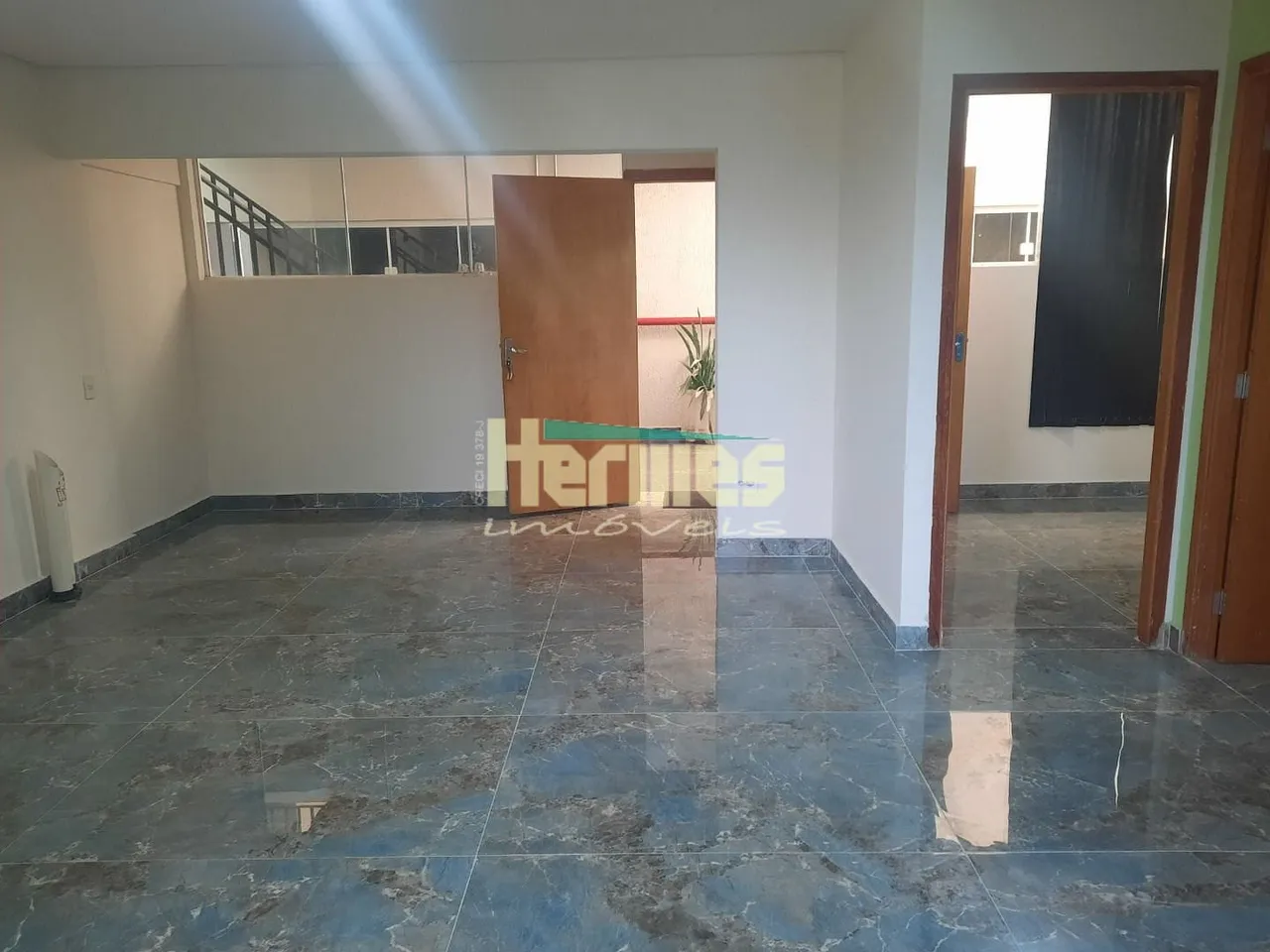 Sala (sobreloja) para locação em Paulínia SP.