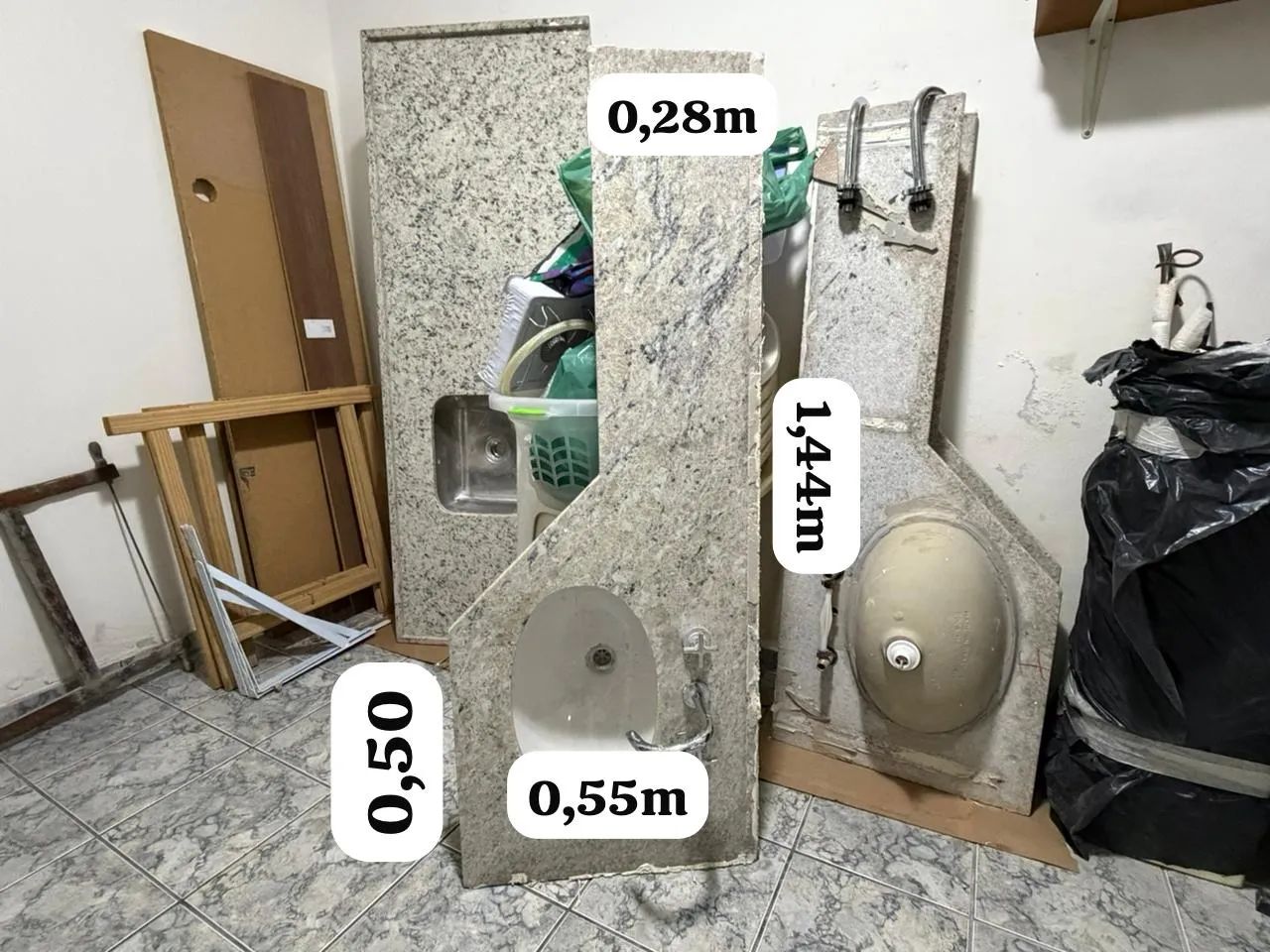 Pias banheiro 3 unidades granito com cuba e torneira