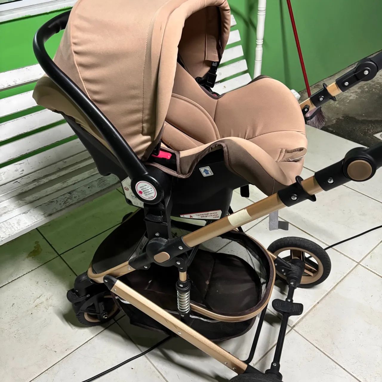 Carrinho que vira bebê conforto . - Foto 2