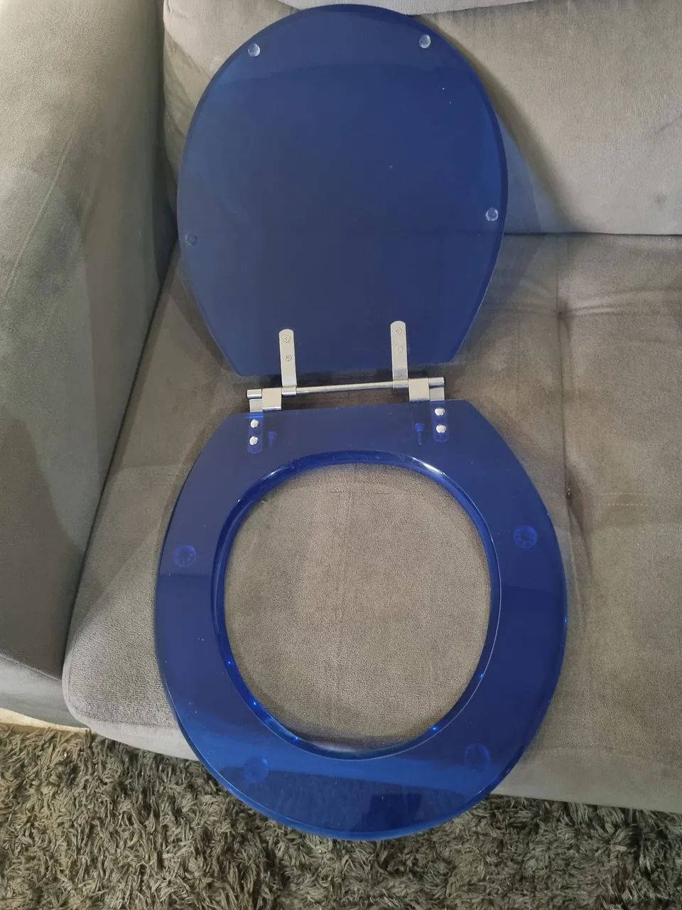 Tampa de vaso sanitário azul em acrílico  - Foto 2