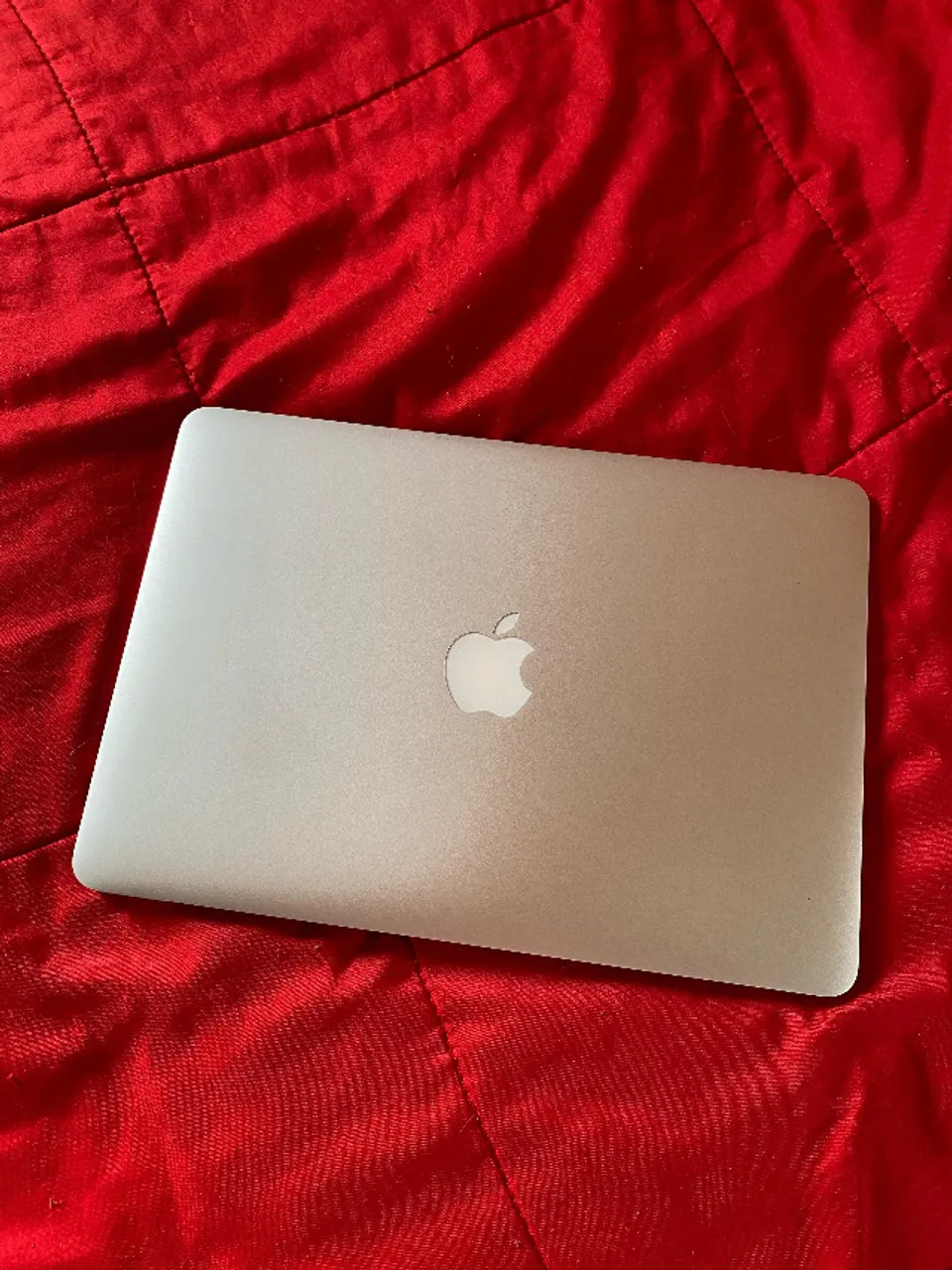 Apple MacBook Pro 13 (Late 2013) - i5-4258U · Intel Iris