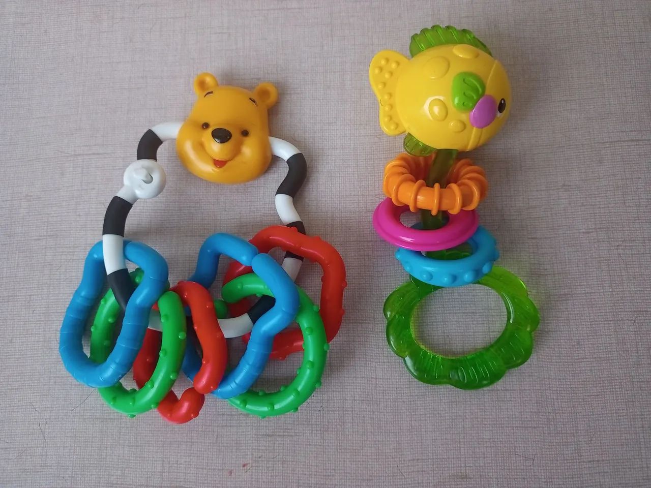 Brinquedos de Mordedor para Bebês - Ursinho Pooh e Peixe Fisher price