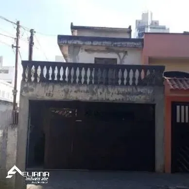 Sobrados em terreno 5 x 40 metros com 2 imóveis