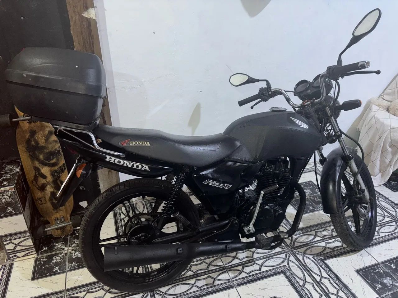 MOTO HONDA pra sair logo