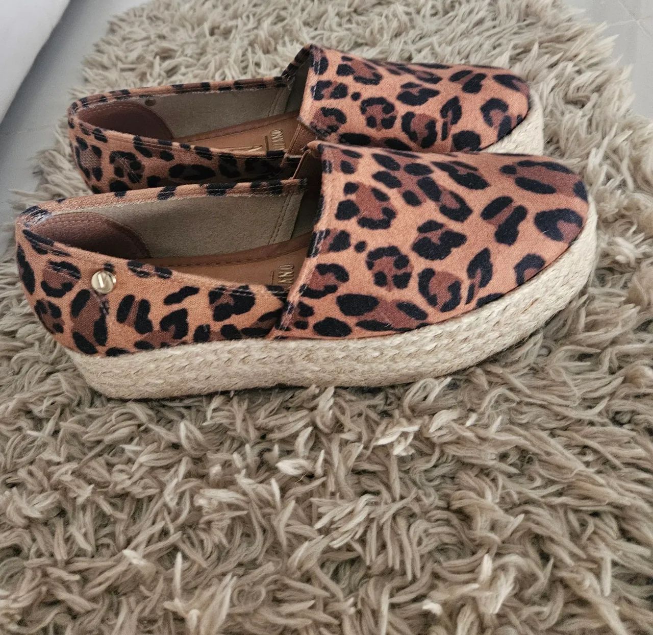 Vendo sapato marca Vizzano estampa animal print 36/37 - Foto 2