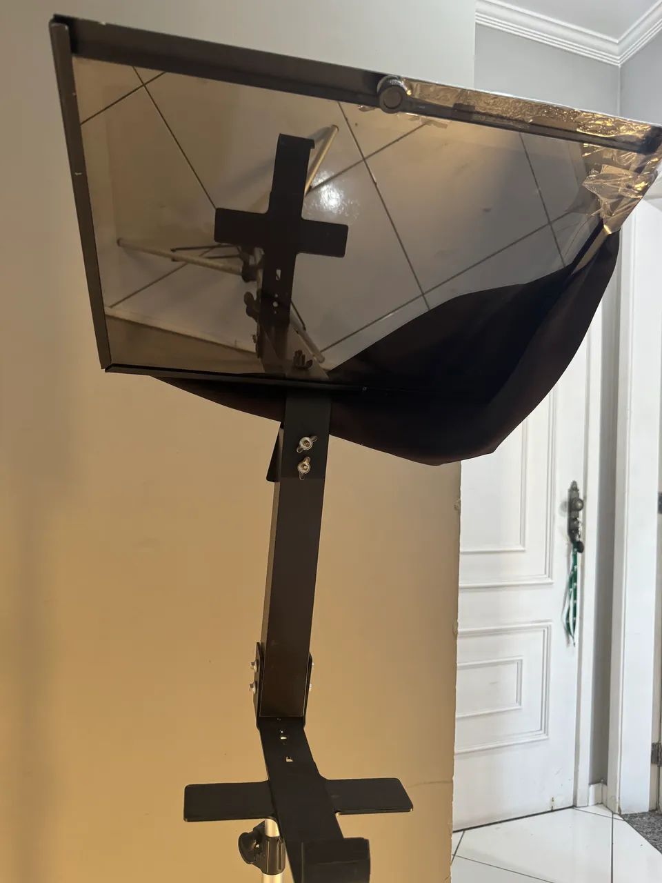 Teleprompter Profissional com Tripé - Compatível com Celular, Câmera e Notebook - Foto 5