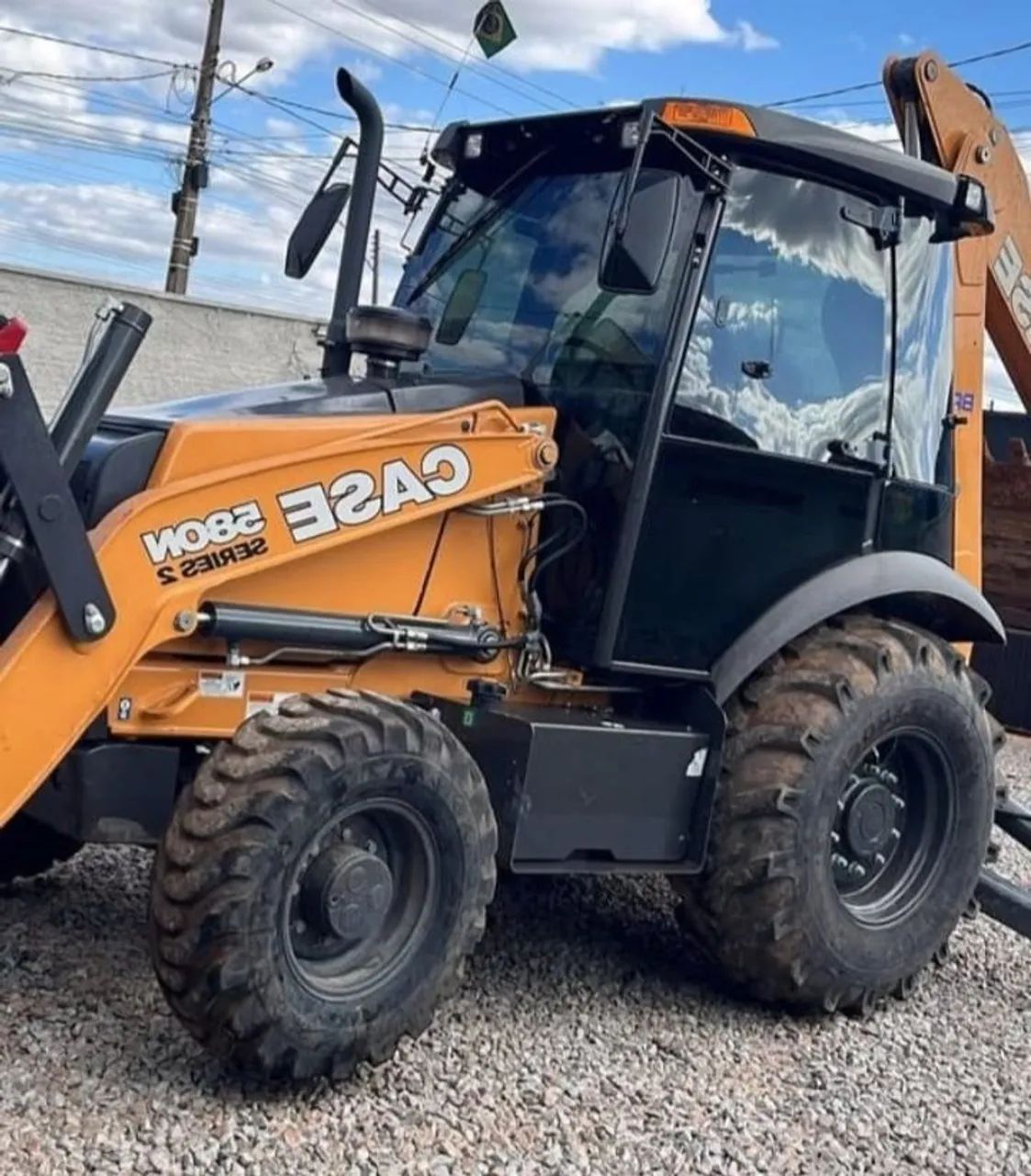 Retroescavadeira case 580n ano 2025 - Foto 5