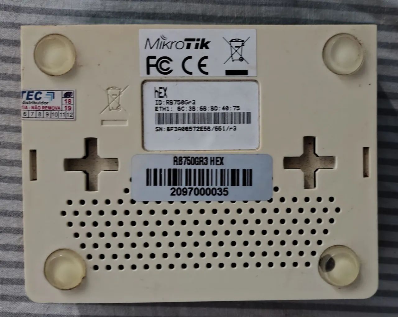 Mikrotik RB 750GR3 - Foto 2