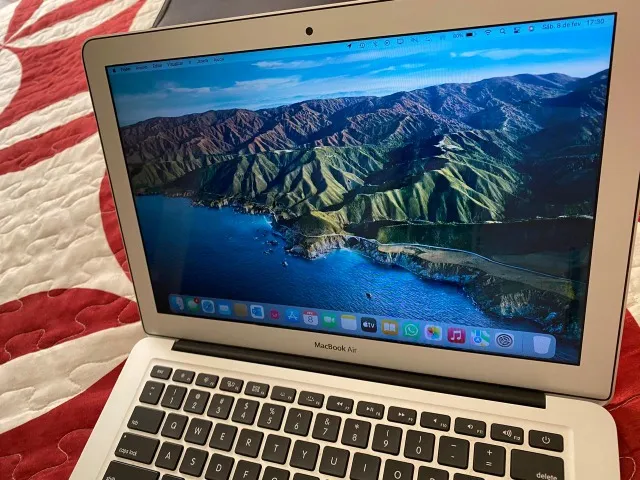 Apple MacBook Air with Intel Core i5, 1.6GHz, (13-inch, 4GB