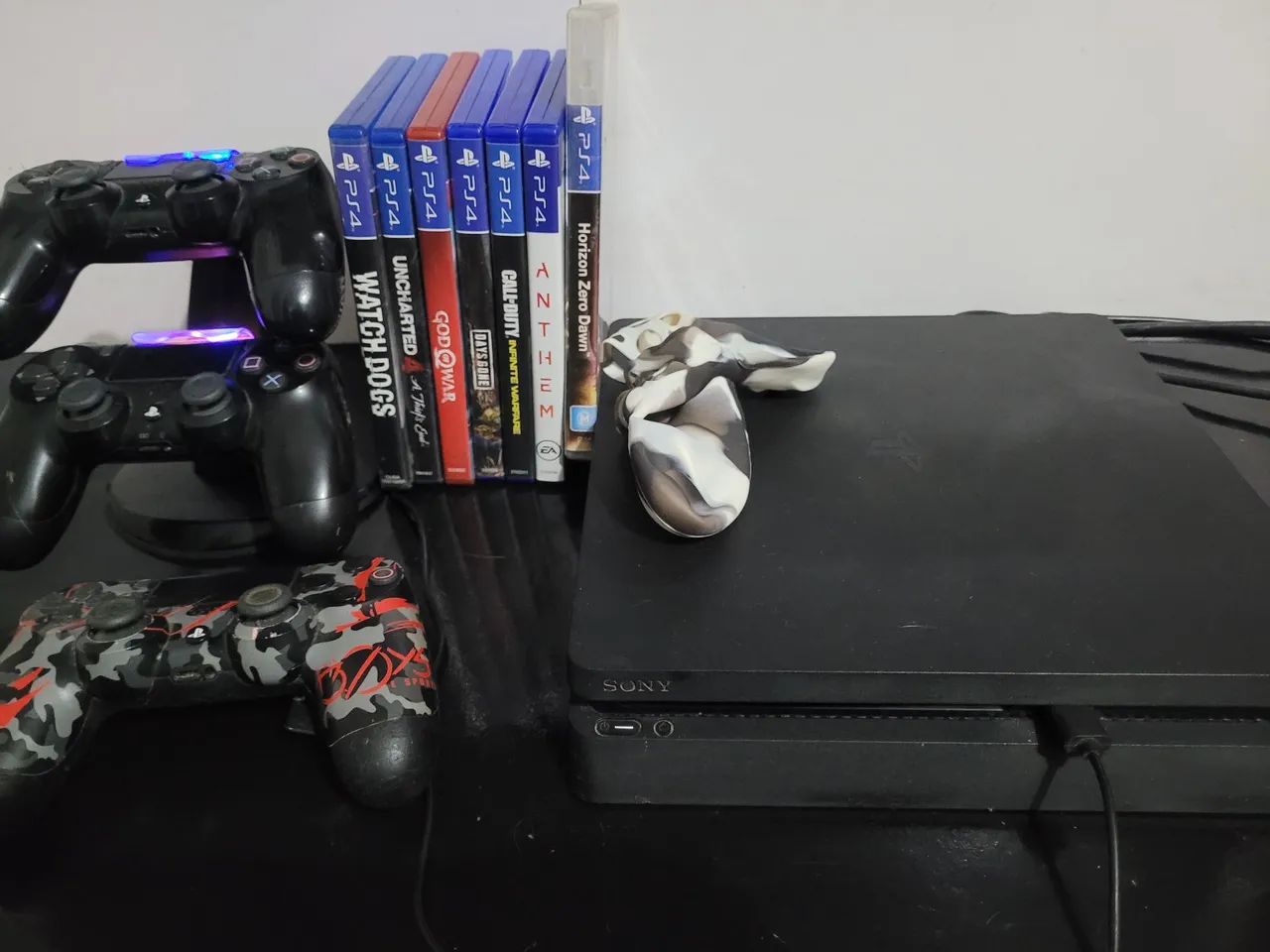 PS4 Slim com jogos e controles - Foto 3