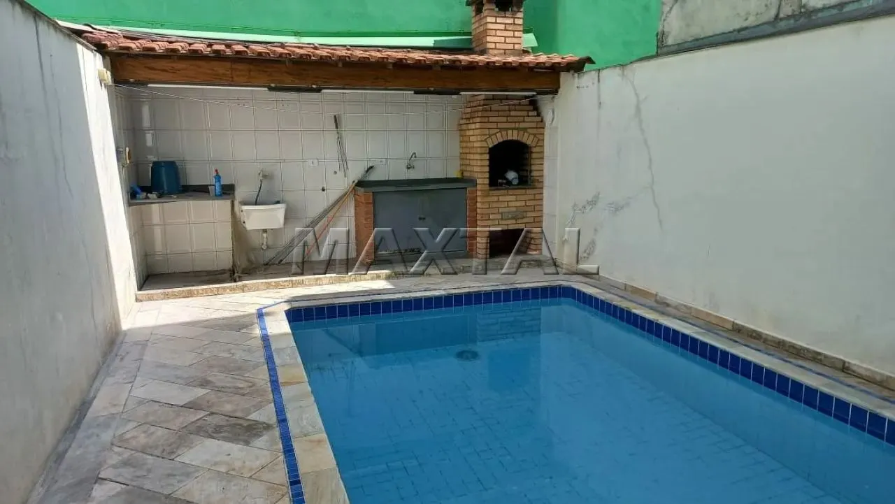 Sobrado com piscina à venda de 180m², com 3 quartos e 2 vagas, em Santana.