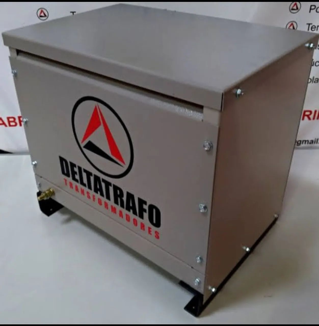 Transformador DELTATRAFO - Equipamentos para Comércio