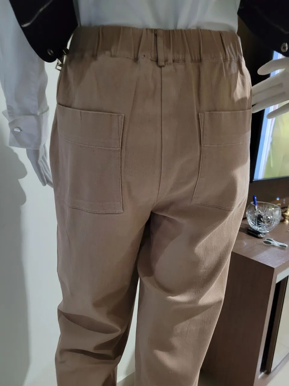 Calça Feminina Bege Elegante - Foto 4