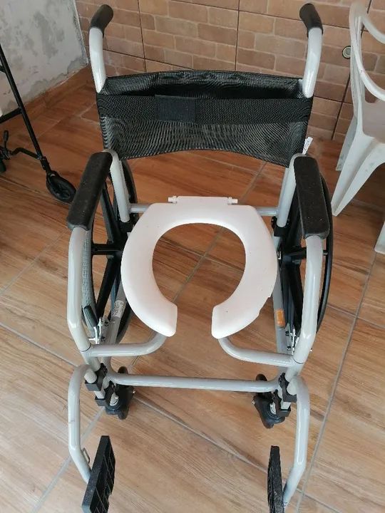 Cadeira de banho - Foto 2