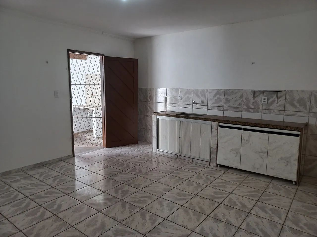 Alugo casa próximo aí oaes club - Foto 4