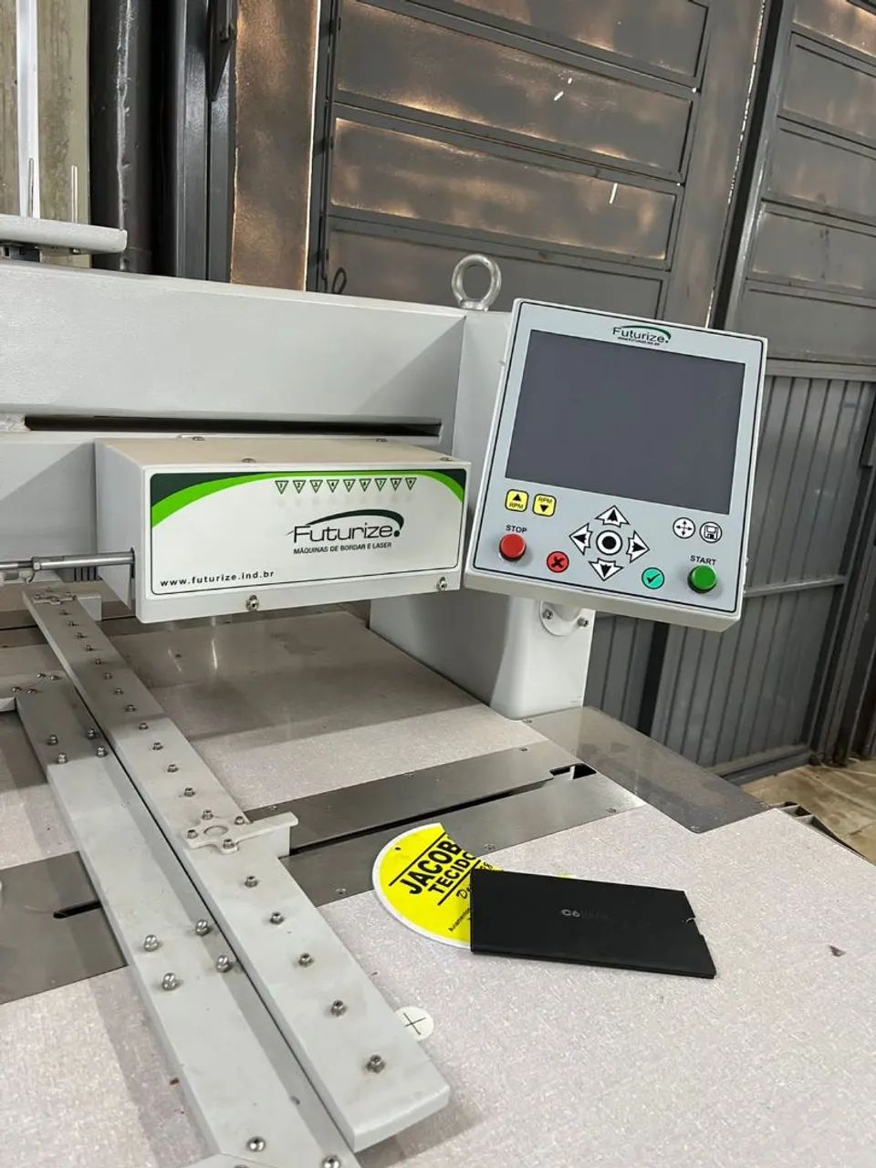 Máquina de bordar 2 cabeças, 9 agulhas eaplicador de lantejoulas  - Foto 3