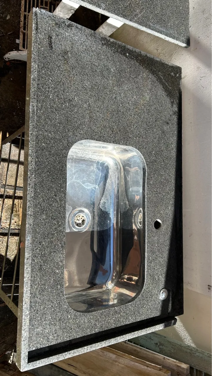 Cuba de aço inox com granito