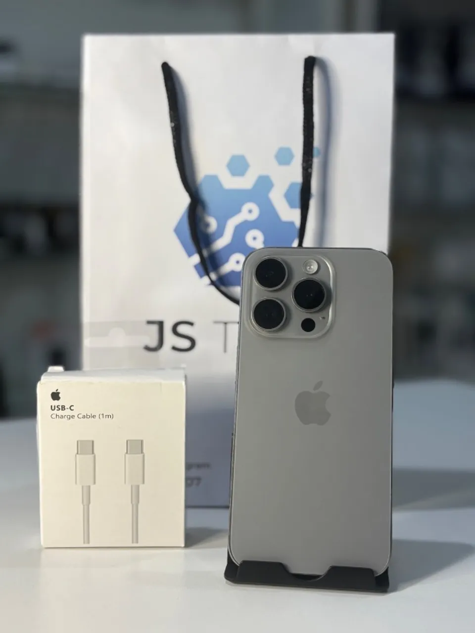 iPhone 15 Pro 256 gb, bateria 95%