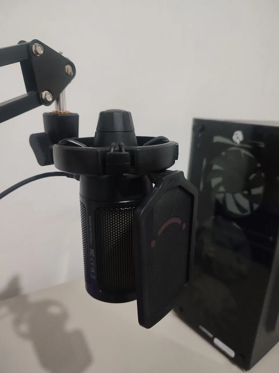 Microfone USB Profissional com Filtro Anti-Pop