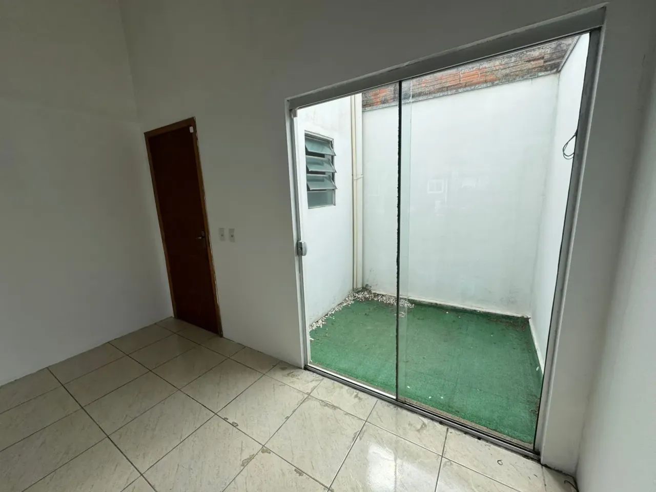 Ponto comercial/Loja/Box para aluguel possui 20 metros quadrados em Niterói - Canoas - RS - Foto 3
