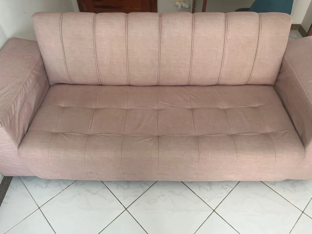 Sofá 3 lugares rosa claro - Foto 2